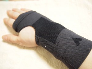 バンテリンコーワ サポーター 手くび専用